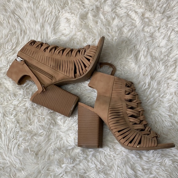 ❌SOLD❌Dolce Vita Alyson Peep Toe Bootie Size 9.5 - Picture 7 of 10